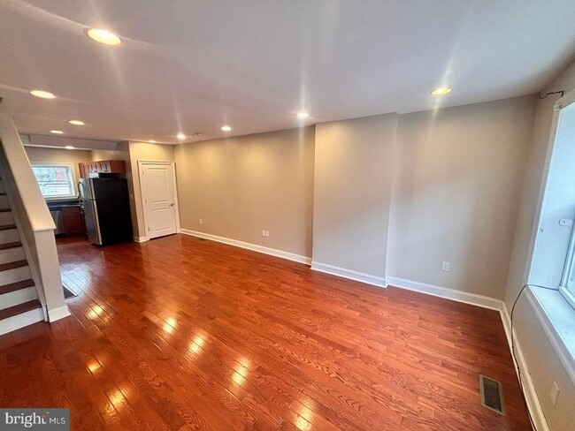 Photo - 2124 S Mole St