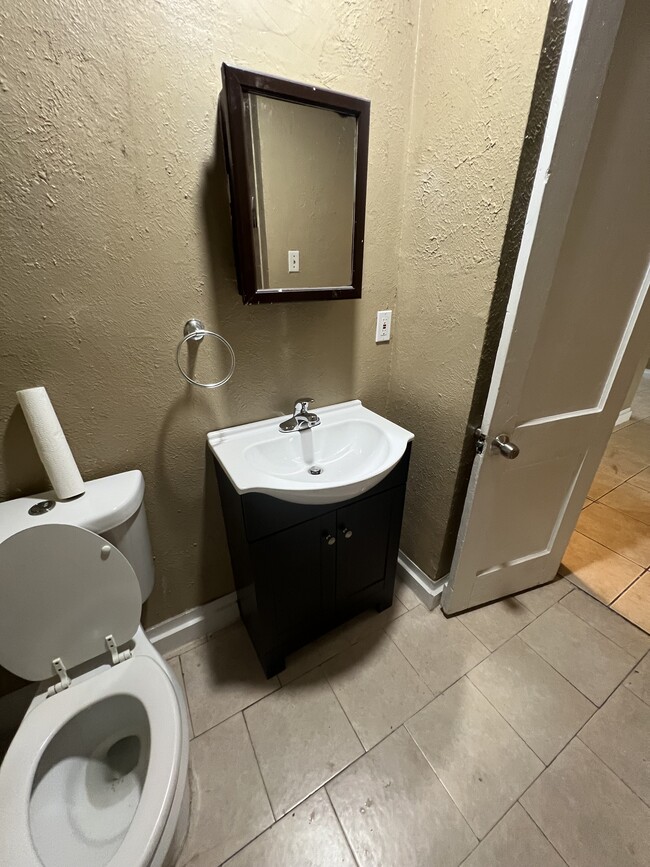 Bathroom - 3914 Pickfair St Apartments