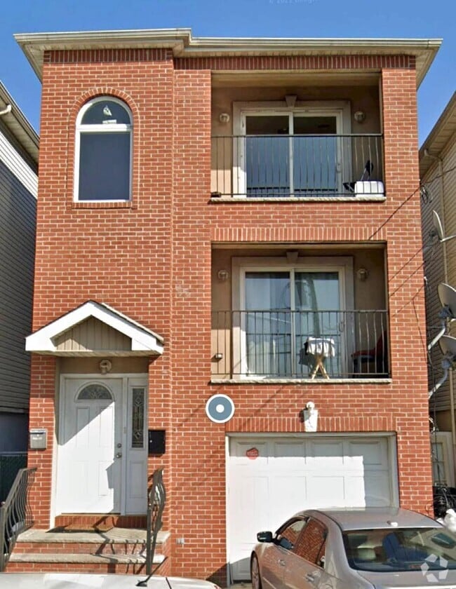 Building Photo - 20 Bennett St Rental