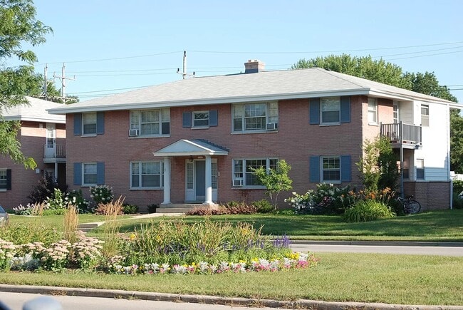 Photo - 11827 W North Ave Unidad 2