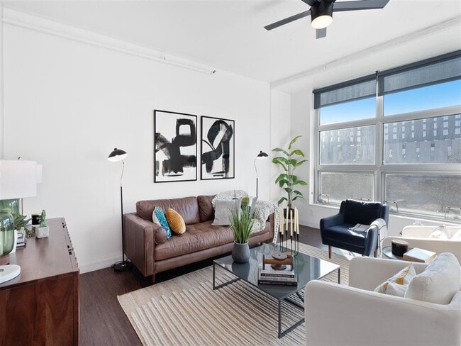 Photo - Metropolitan Flats