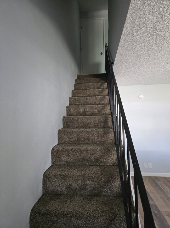 553 NW 4th St