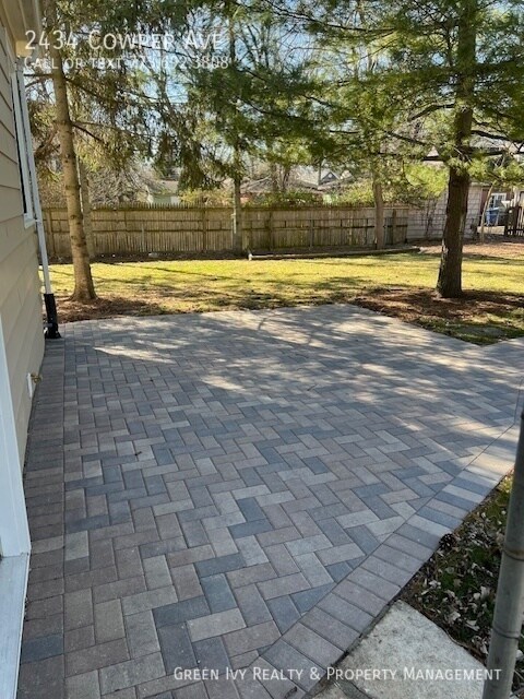 Photo - 2434 Cowper Ave