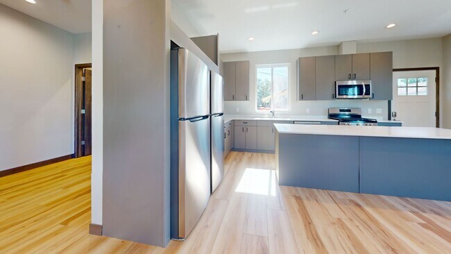 1330-1330 SE 8th St