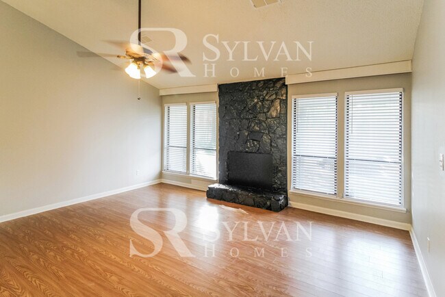 Photo - 5238 Stafford Dr NW