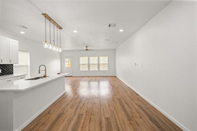 Photo - 6719 Roanoke St Unidad A