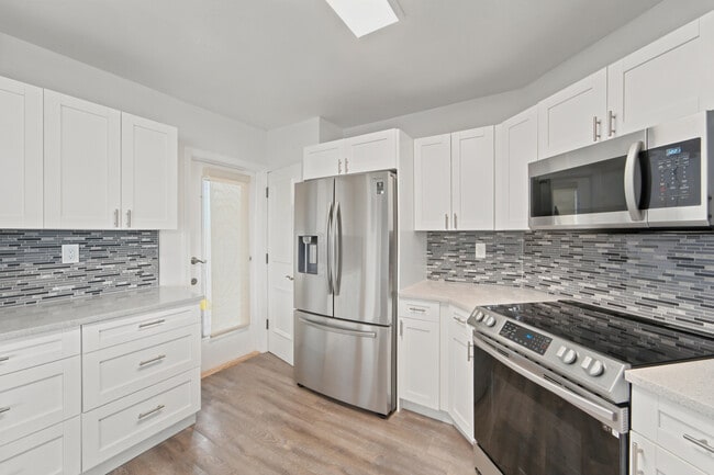Photo - 4 W Greenway Dr Unit 203