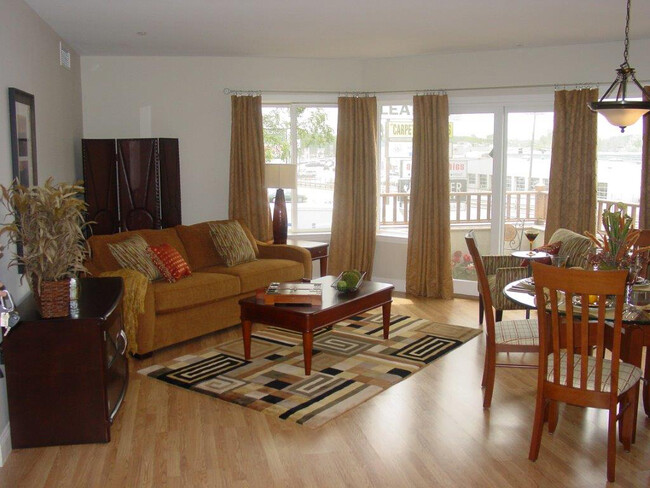 Styled livingroom - Marshview Place Apartments