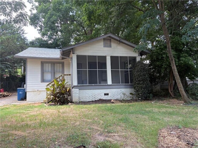 Photo - 1786 Linwood Ave