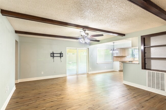 Photo - 4015 Postwood Dr