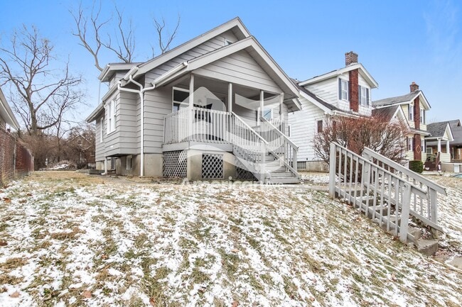 Photo - 1823 Sundale Ave