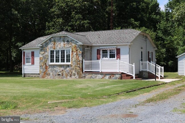 Photo - 111 Williamsville Rd