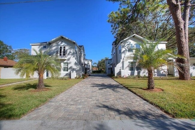 Building Photo - 1229 E Muriel St