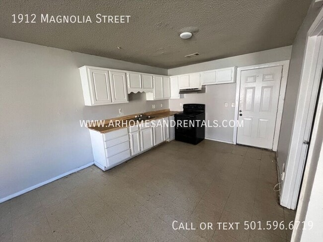 Photo - 1912 N Magnolia St