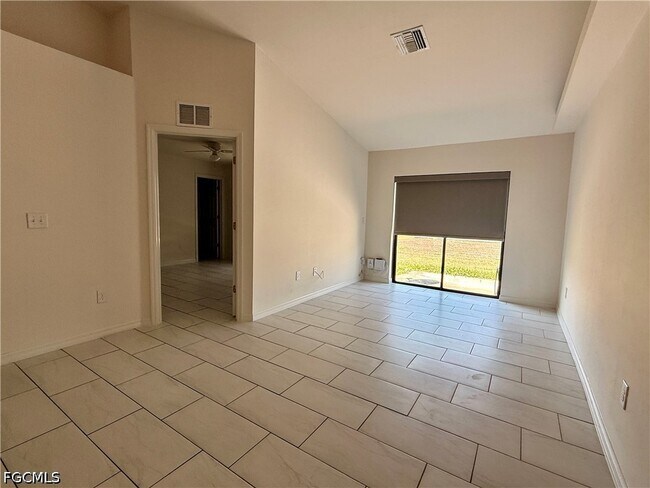 Photo - 4712 SE 5th Ave