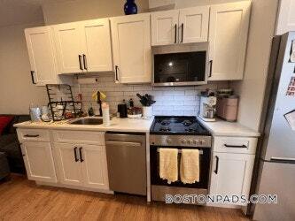 Photo - 152 Salem St Unidad 3