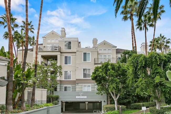 Photo - 2243 Martin Unit 415