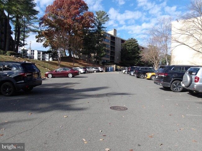 Photo - 8 S Van Dorn St Apartamento Unidad 201ALEXANDRIA