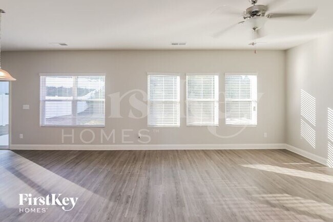 Photo - 9220 Evans Creek Ct