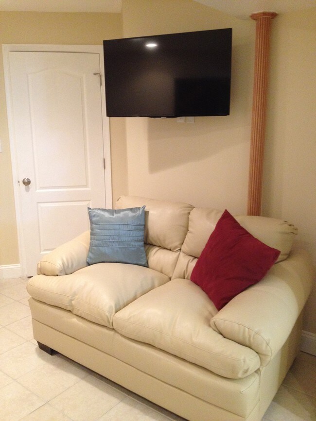 Photo - 9107 Eldon Dr Unit 1