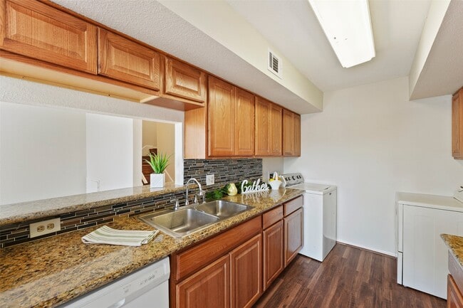 Photo - 6633 W Airport Blvd Unidad 1306