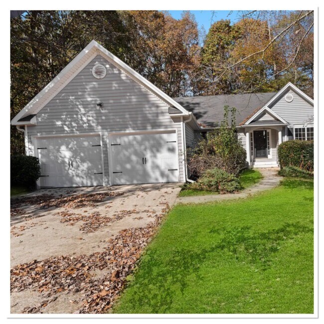 Building Photo - 245 London Ln