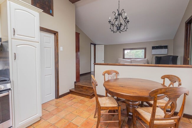 Photo - Fully Renovated 2-Bedroom Apartment – Locust Valley, NY