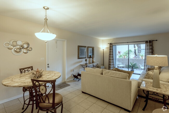 1BR,1BA - 850 SF