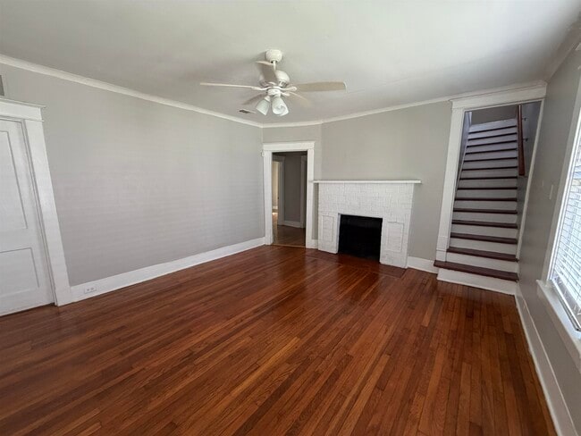 Photo - 2078 Walker Ave