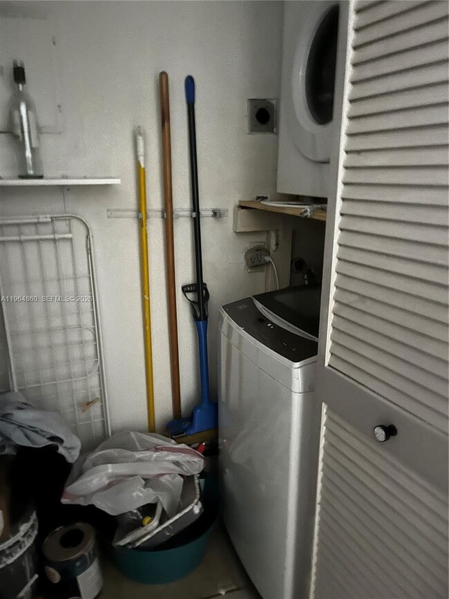 Photo - 240 Lakeview Dr Unit 306