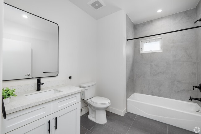 Photo - 1128 W 37th Dr