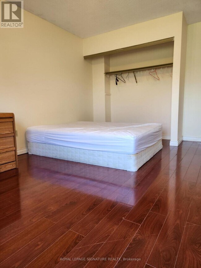 Photo - 4253 Trellis Crescent