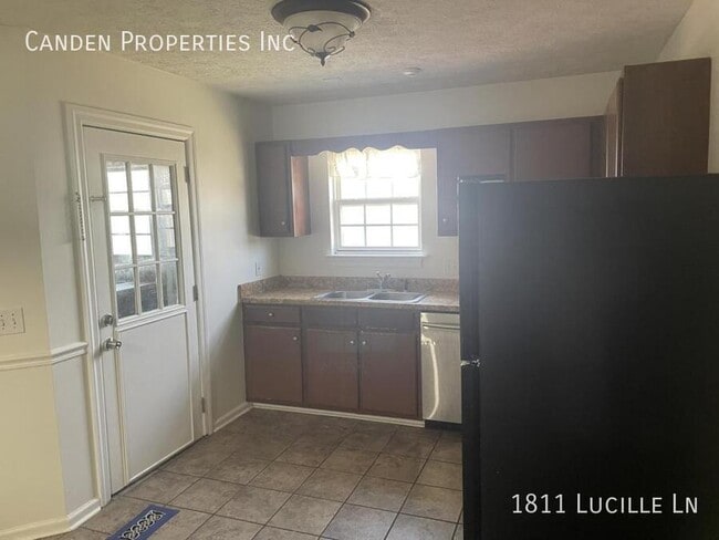Photo - 1811 Lucille Ln
