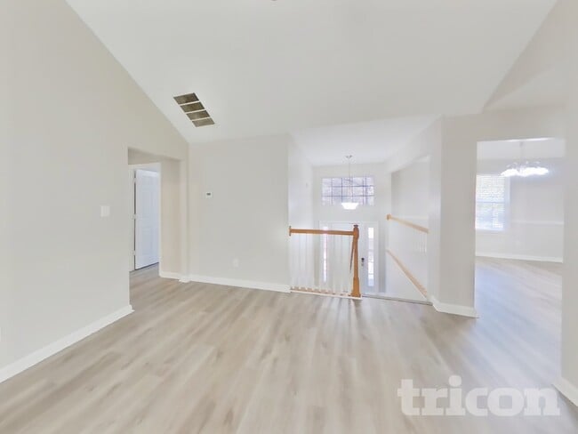 Photo - 65 Applewood Cir