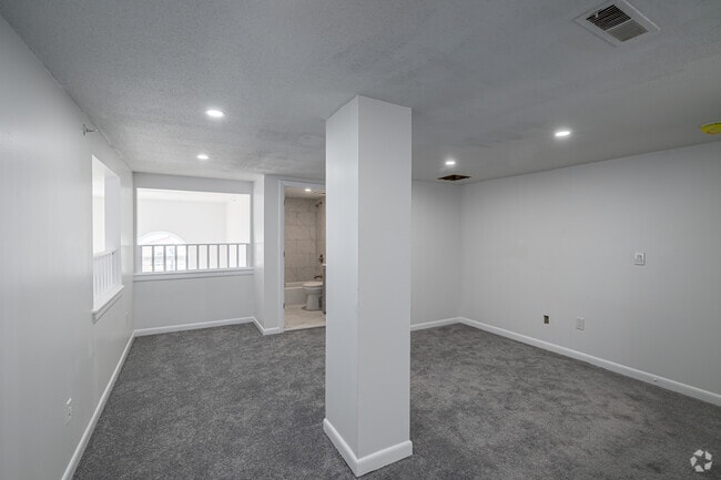 2BR, 1BA Loft - 600SF - Bedroom