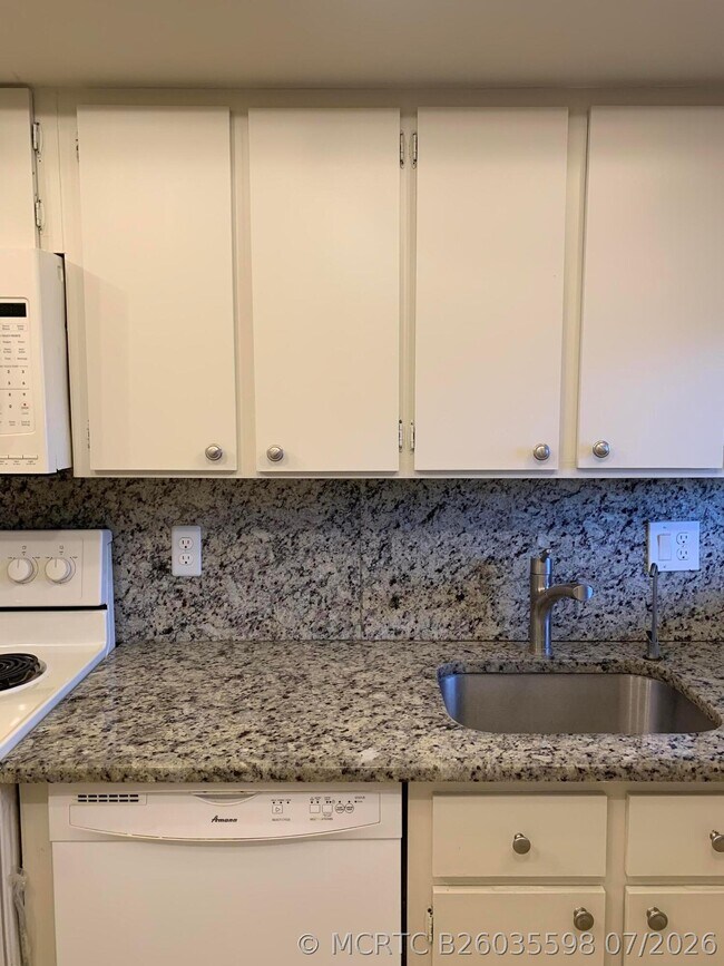 3212 Strawflower Way Unidad 204