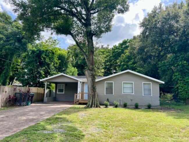 Building Photo - 3 Bedroom, 2 Bath Heart Of Hourglass Downt... Rental