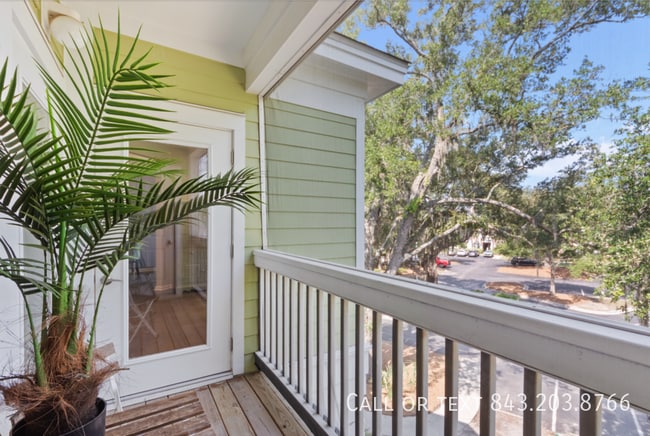 Photo - 1731 Chatelain Way House