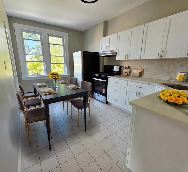 Photo - 1710 76TH St Unit 2