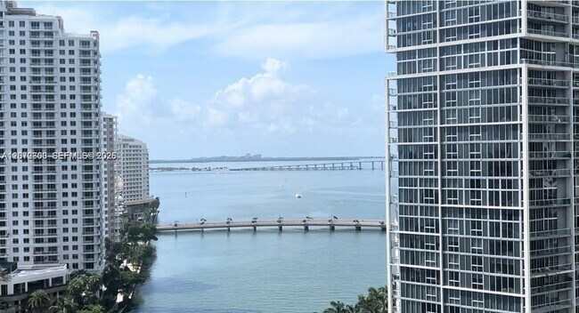 Photo - 300 Biscayne Blvd Way Unidad 1805W