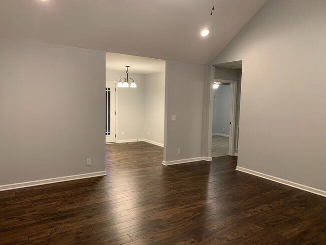 Photo - 3 Bedroom 2 Bath Home in Shelbyville