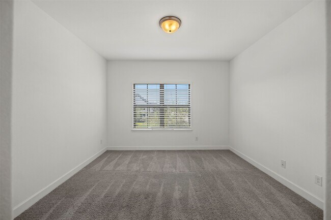 Building Photo - 28946 Parker Ridge Dr