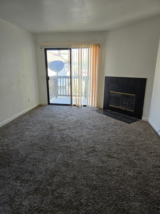 Photo - 1440 W Edgehill Rd