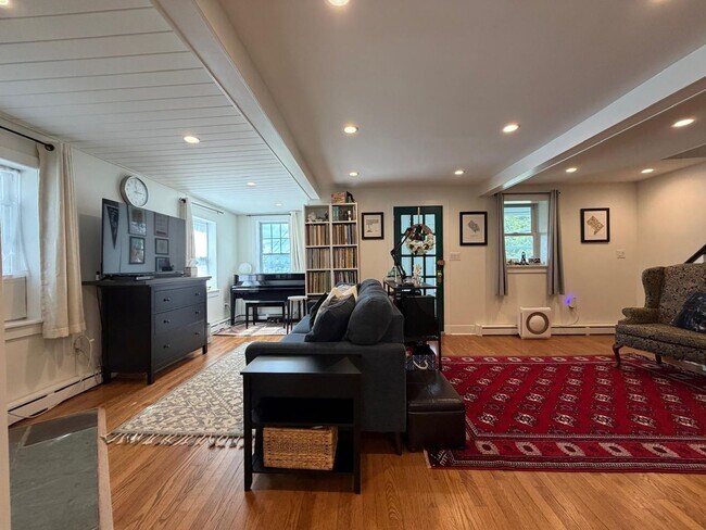 Photo - 1219 Maple Ave