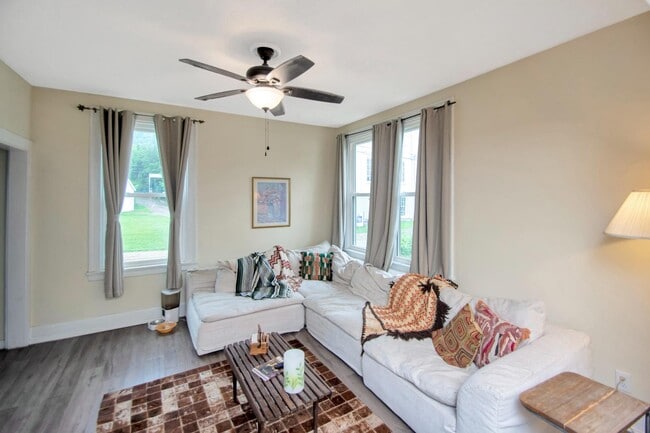 Photo - 501 8th Ave