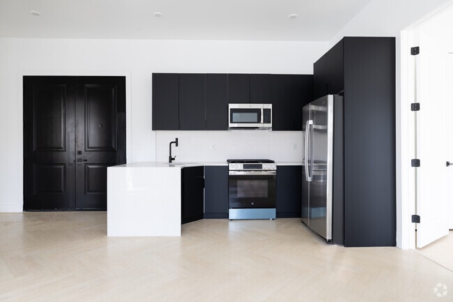 Building Photo - 711 Main Ave