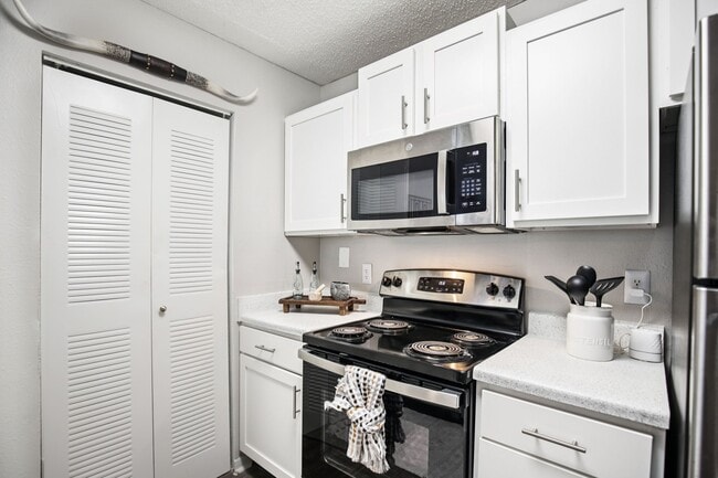 Photo - 1070 Main Apartments