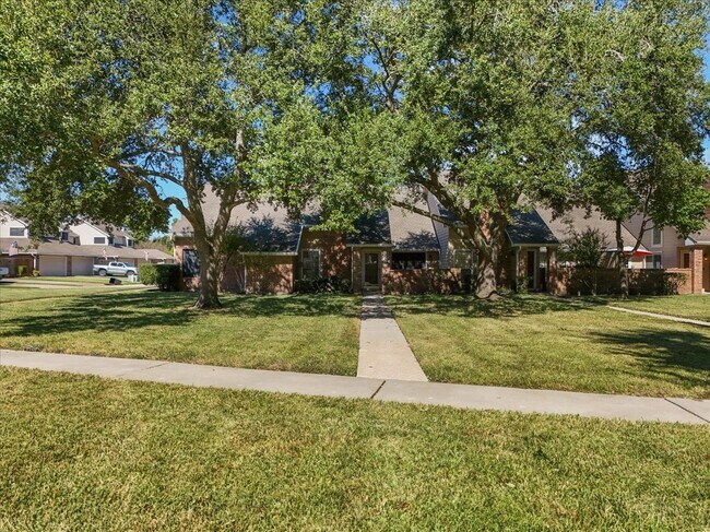 Photo - 16532 Holly Trail Dr