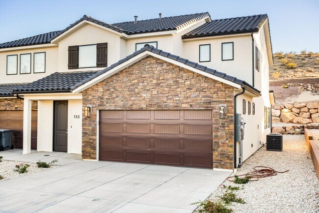 Photo - Beautiful 4 bedroom, 3.5 bathroom twin home in St George!