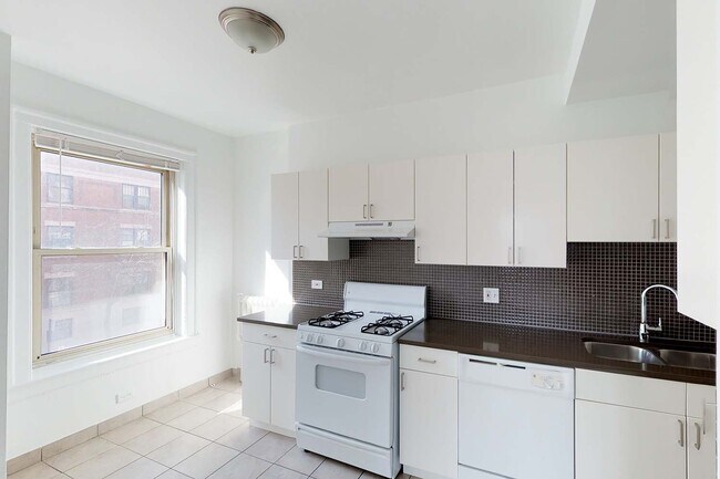 Kitchen - East Park Tower